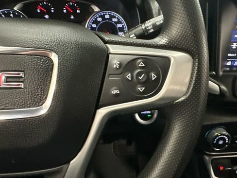 Used 2024 GMC Terrain SLE image 20