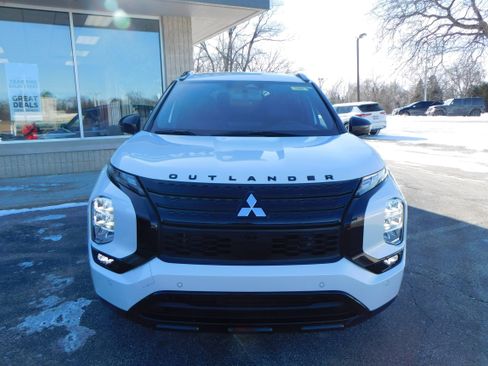 Used 2024 Mitsubishi Outlander SEL image 8