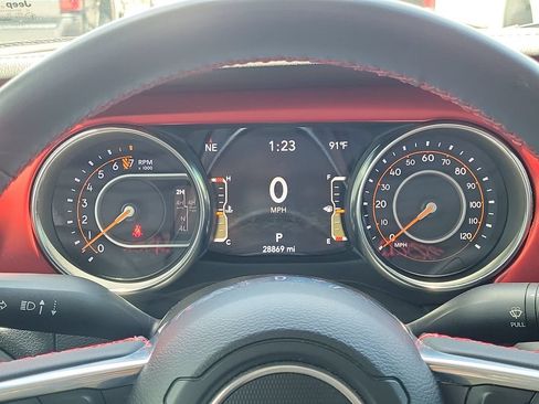Used 2023 Jeep Gladiator Rubicon w/ LED Lighting Group AWD/4WD image 27