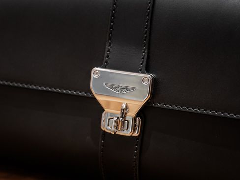 Used 2025 Aston Martin Vanquish Coupe image 48