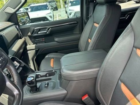 Certified 2025 GMC Sierra 1500 AT4 w/ AT4 Premium Package AWD/4WD image 4
