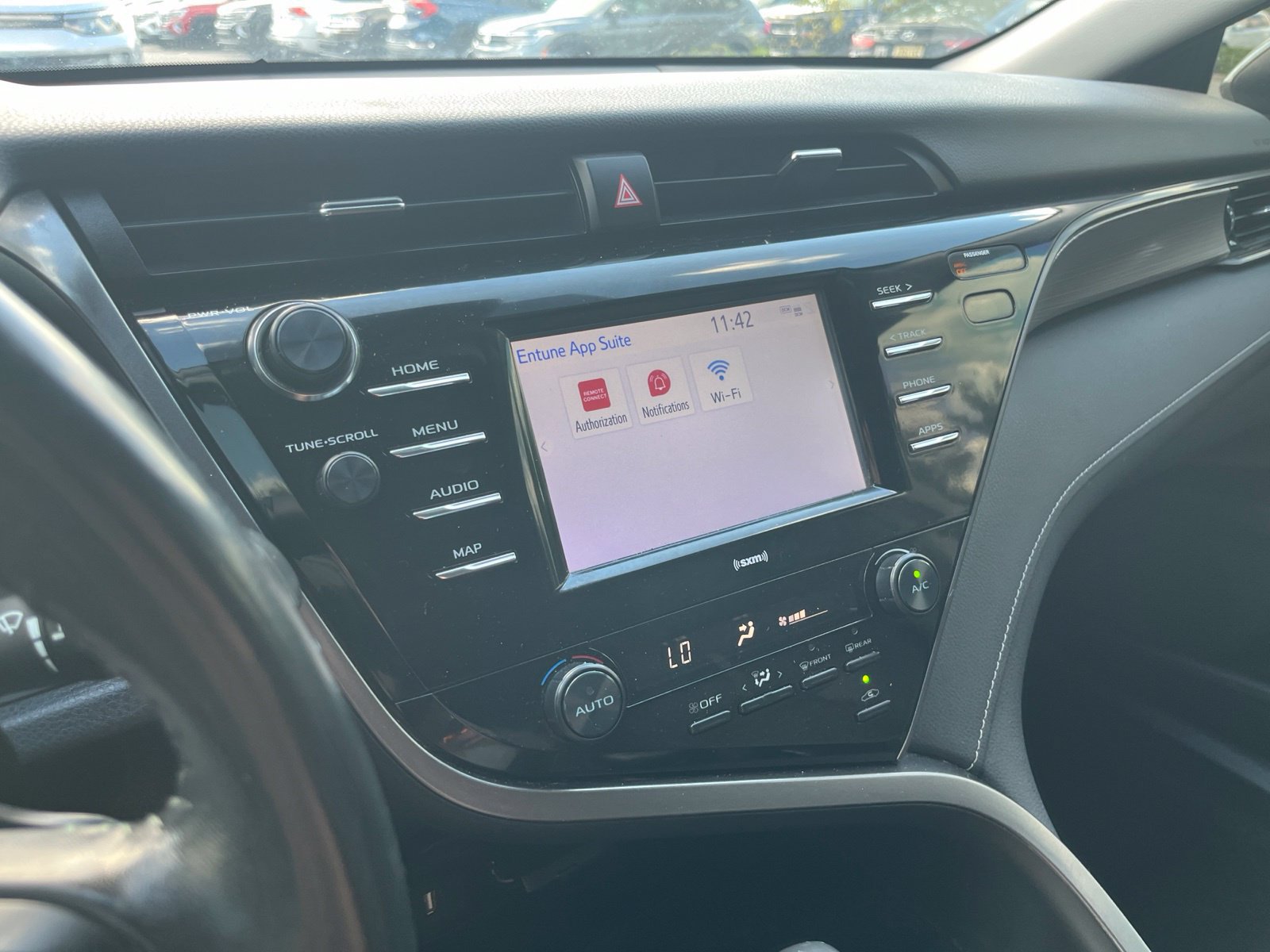 Used 2020 Toyota Camry SE FWD image 25