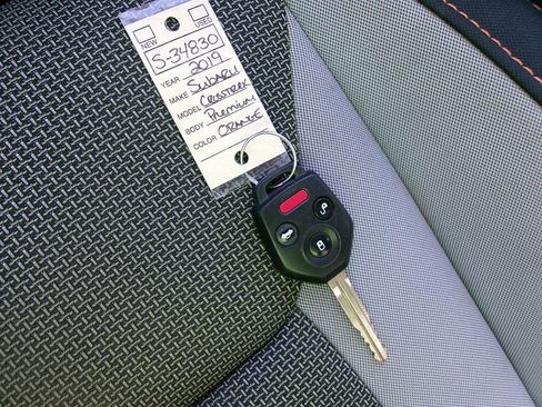 Used 2019 Subaru Crosstrek 2.0i Premium w/ Moonroof Package image 18