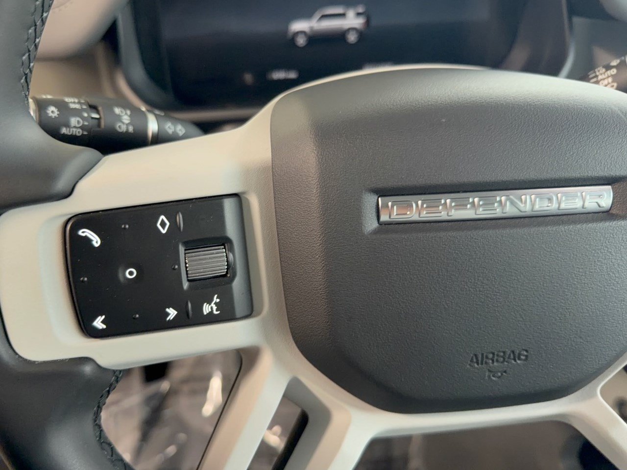 Certified 2025 Land Rover Defender 110 S AWD/4WD image 18