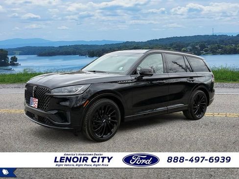 Used 2025 Lincoln Aviator Reserve w/ Luxury Package image 7