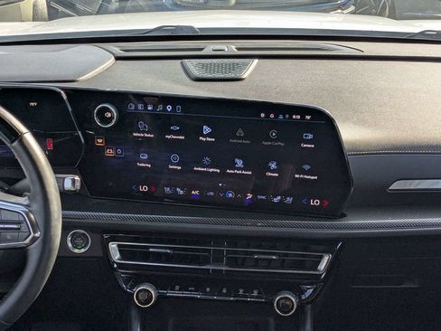 Used 2026 Chevrolet Traverse High Country w/ LPO, Floor Liner Package FWD image 18