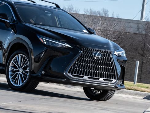 Used 2025 Lexus NX 350 AWD w/ Premium Package image 5