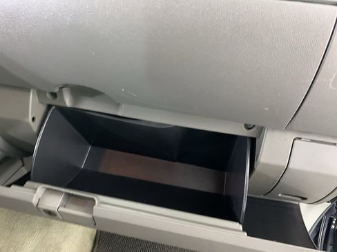 Used 2016 Nissan Frontier SV image 41