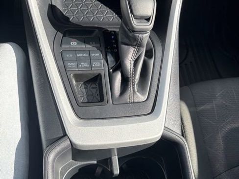 Used 2025 Toyota RAV4 XLE AWD/4WD image 20