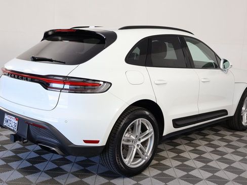 Used 2024 Porsche Macan AWD/4WD image 4
