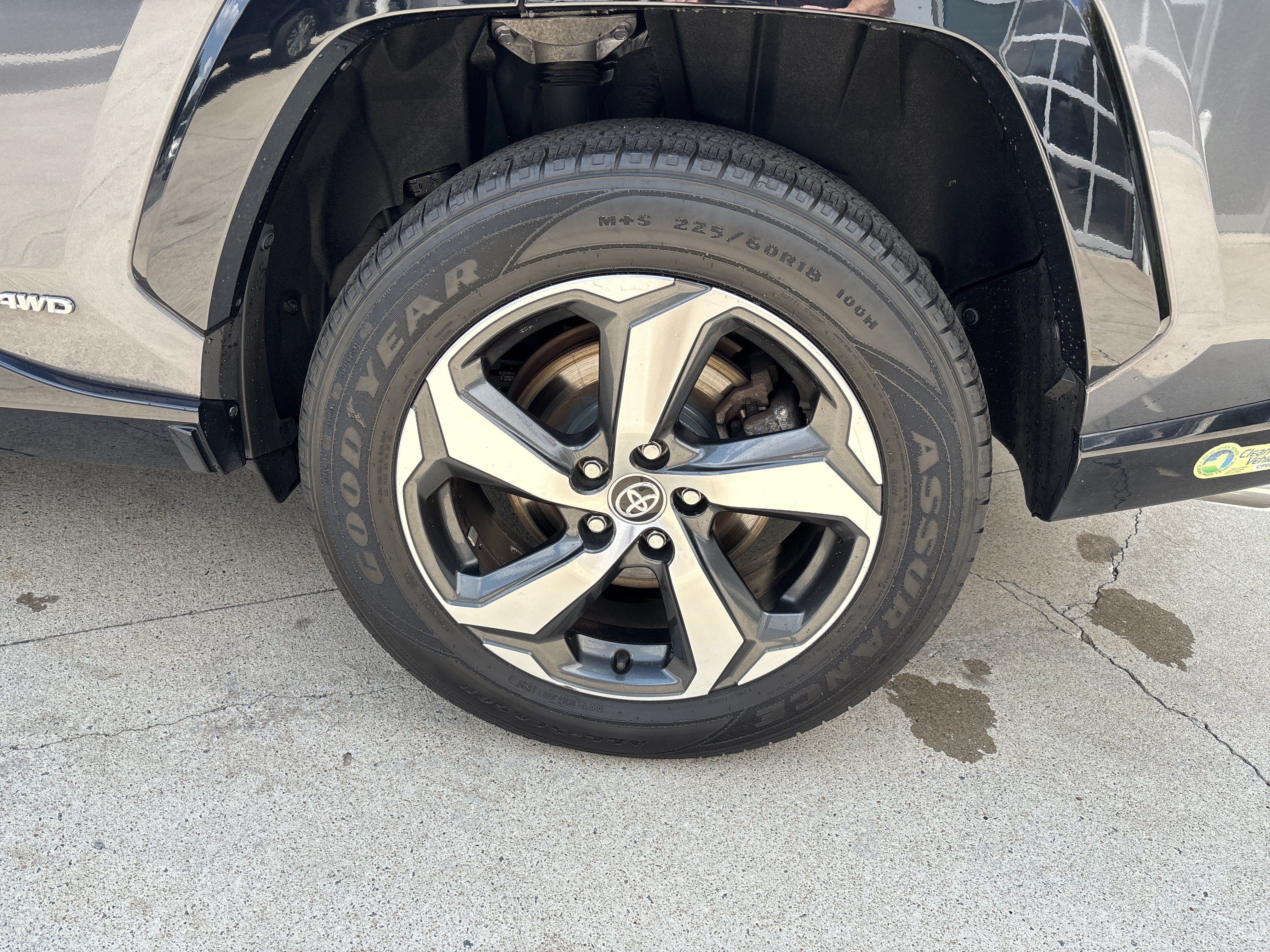 Used 2022 Toyota RAV4 SE w/ Weather & Moonroof Package AWD/4WD image 34