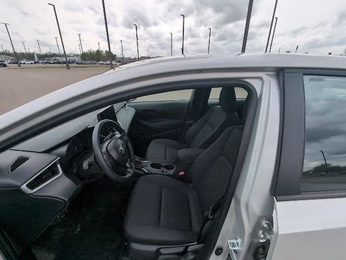 Used 2025 Toyota Corolla LE image 11