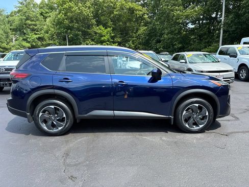 Certified 2024 Nissan Rogue SV w/ SV Premium Package AWD/4WD image 8