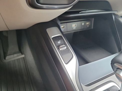 Certified 2023 Kia Sorento S w/ Panoramic Sunroof Package FWD image 27