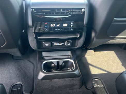 New 2026 Jeep Grand Wagoneer L Limited AWD/4WD image 18