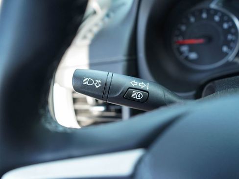 Used 2024 GMC Terrain SLT image 33