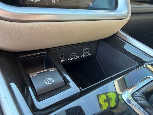 Used 2023 Subaru Outback Limited image 25