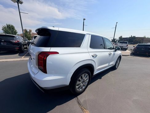 Used 2025 Hyundai Palisade SE AWD/4WD image 4