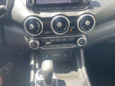 Used 2024 Nissan Sentra SV FWD image 17
