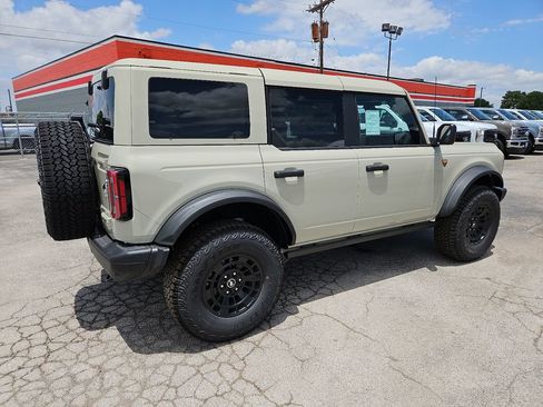 New 2026 Ford Bronco Badlands AWD/4WD image 13