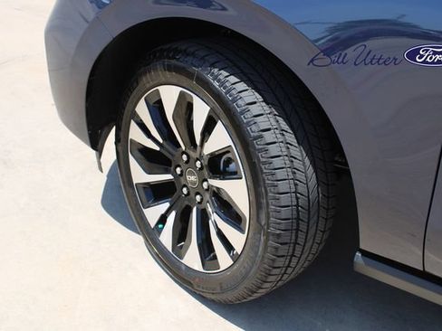 New 2027 Ford Expedition Max Platinum RWD image 5