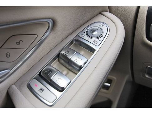 Used 2018 Mercedes-Benz GLC 300 4MATIC image 21