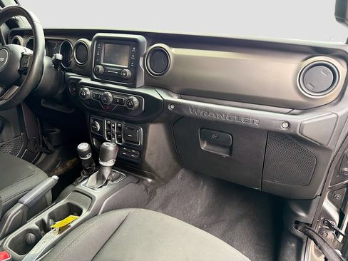 Used 2019 Jeep Wrangler Unlimited Sport S AWD/4WD image 18