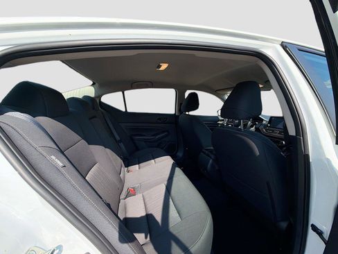 Used 2025 Nissan Altima 2.5 SV FWD image 20