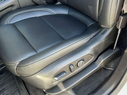 Certified 2023 Chevrolet Traverse LT w/ LT Premium Package image 19