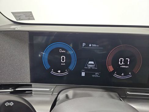 Certified 2025 Hyundai Kona SEL AWD/4WD image 17