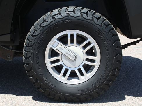 Used 2007 HUMMER H3 w/ Chrome Appearance Package AWD/4WD image 30