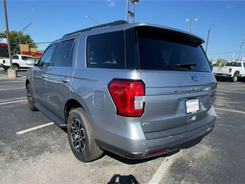 Used 2022 Ford Expedition XLT image 8