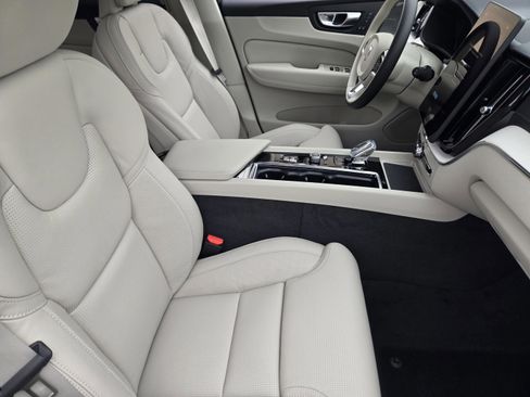 New 2026 Volvo XC60 B5 Ultra w/ Protection Package Premier AWD/4WD image 11
