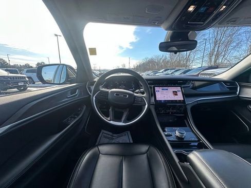 Used 2023 Jeep Grand Cherokee 4WD 4xe image 16