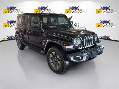 Used 2018 Jeep Wrangler Unlimited Sahara w/ Uconnect 4C Nav & Sound Group image 3