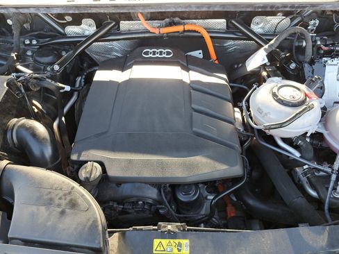 Used 2020 Audi Q5 e Premium w/ Convenience Package AWD/4WD image 34