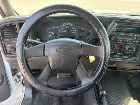 Used 2004 Chevrolet Silverado 1500 4x4 Regular Cab image 12
