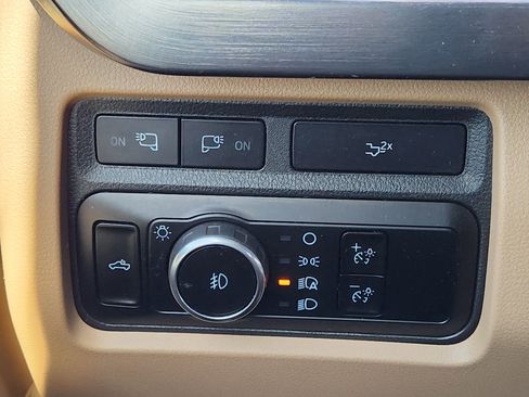 Used 2023 Ford F250 Lariat w/ Lariat Ultimate Package image 23