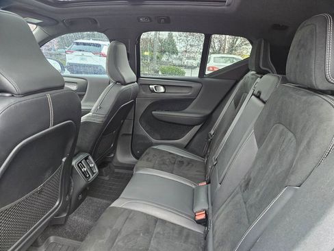 Used 2020 Volvo XC40 T5 R-Design image 20
