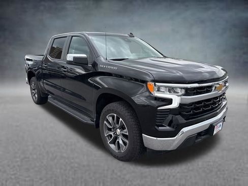 Used 2024 Chevrolet Silverado 1500 LT AWD/4WD image 19