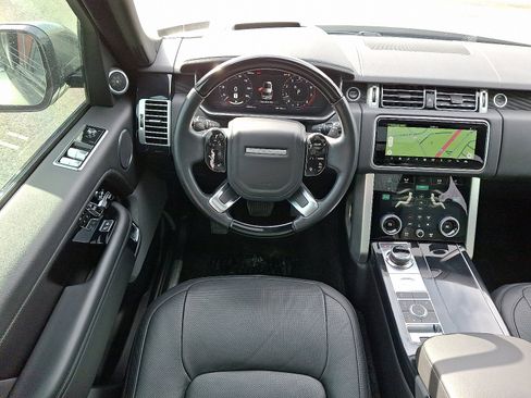 Used 2019 Land Rover Range Rover HSE image 4