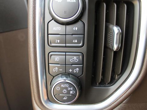 Used 2021 Chevrolet Silverado 2500 LTZ image 33