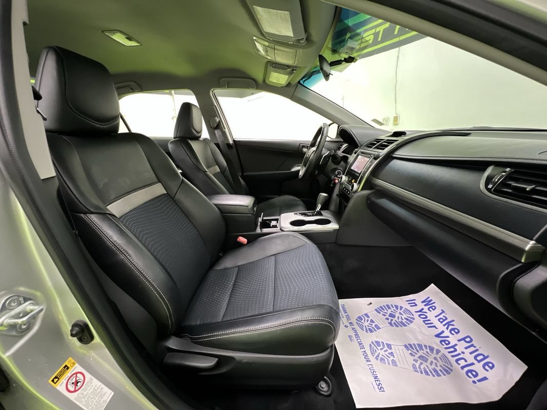 Used 2012 Toyota Camry SE FWD image 27