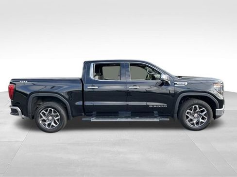 Used 2022 GMC Sierra 1500 SLT w/ SLT Convenience Package AWD/4WD image 8