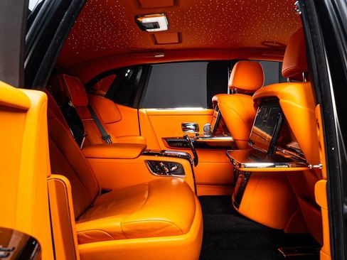 Used 2024 Rolls-Royce Phantom Sedan RWD image 59