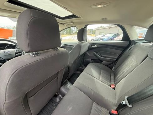 Used 2017 Ford Focus SEL image 30