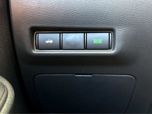 New 2026 Nissan Sentra SV w/ SV Convenience Package FWD image 13
