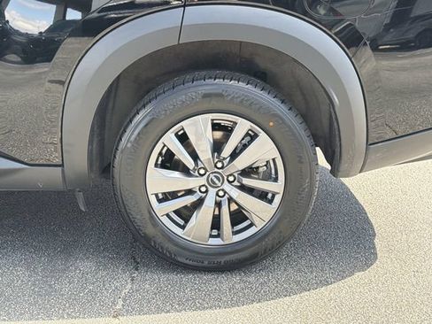 Used 2025 Nissan Pathfinder SV AWD/4WD image 36