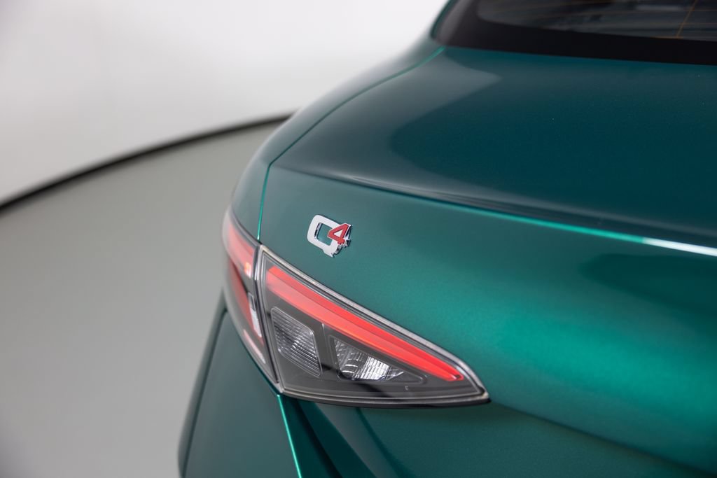 Used 2025 Alfa Romeo Giulia AWD w/ Driving Assist Package image 18