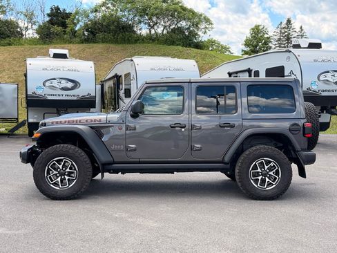 Used 2025 Jeep Wrangler Unlimited Rubicon AWD/4WD image 8